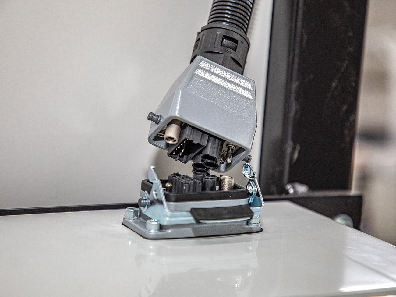 Eén-enkele-connector-voltooit-de-volledige-aansluiting(ENT_ID=2