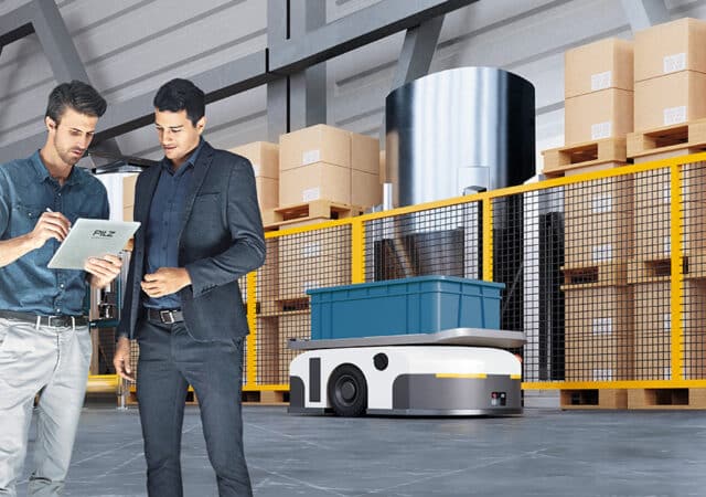 F_material_handling_AGV_two_engineers_Tablet_iSt538053478_iSt12