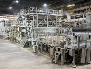 DS-Smith_2_paper-machine-bearbeitet-cmyk