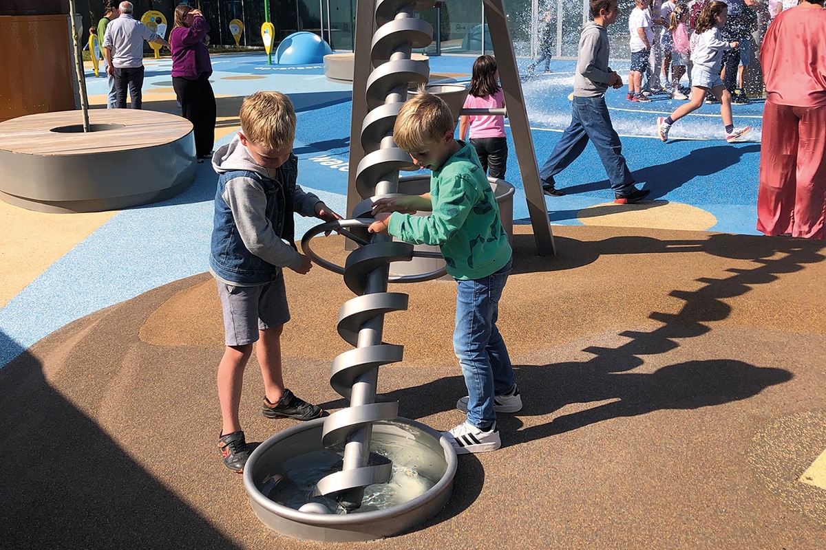 Interactief leren over water met geautomatiseerde waterspeelplaats 2